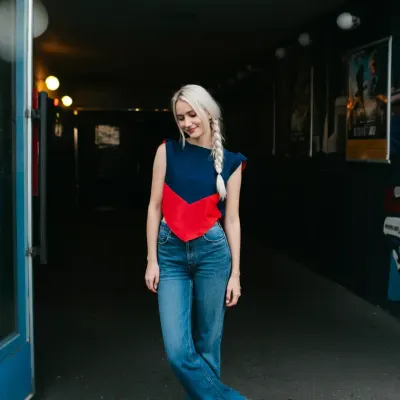 Эмилия, 21